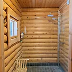 Holiday home Seaside Log-house 'merehobeda' With Sauna And Hot Tub