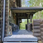Holiday home Seaside Log-house 'merehobeda' With Sauna And Hot Tub *