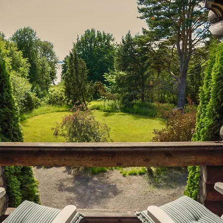 Seaside Log-house 'merehobeda' With Sauna And Hot Tub *