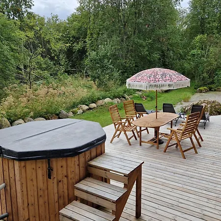 Дом отдыха Seaside Log-house 'merehobeda' With Sauna And Hot Tub *