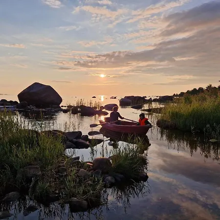Seaside Log-house 'merehobeda' With Sauna And Hot Tub Holiday home