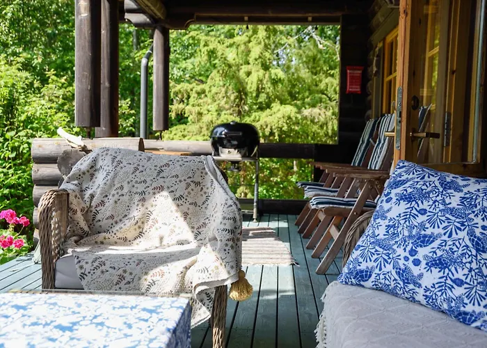 Seaside Log-house 'merehobeda' With Sauna And Hot Tub Лохусалу